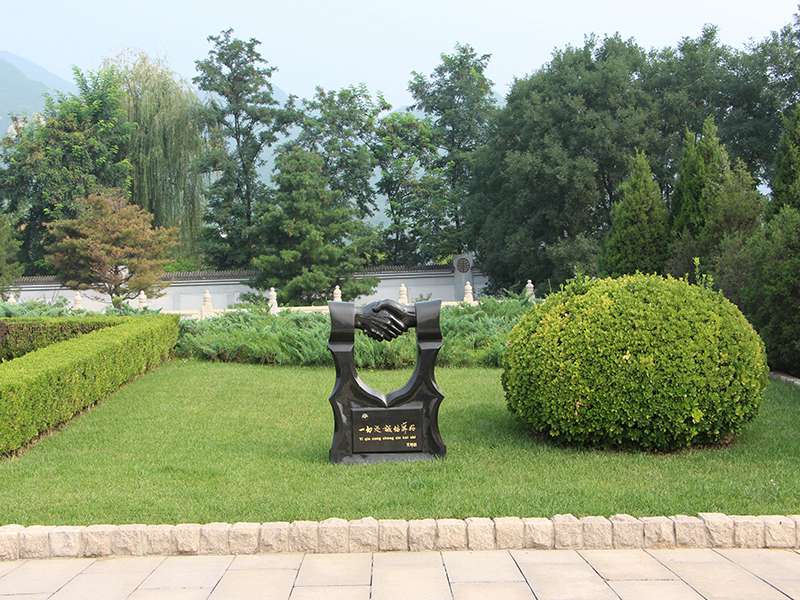 为什么说墓地价格差异这么大呢