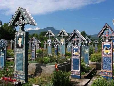 墓地开发公司业务范围是什么？包括殉葬用品批发吗？