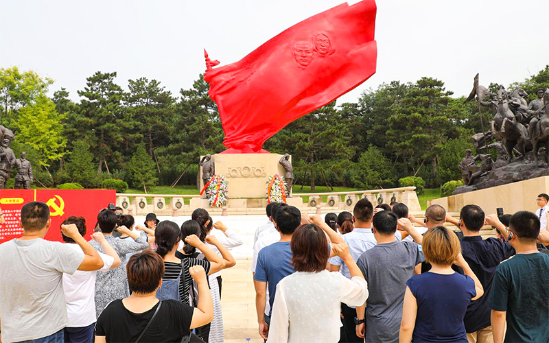 北京市清明节期间将举办“红蓝绿”祭扫活动